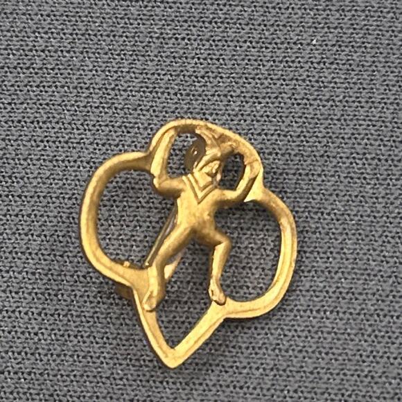 VTG Girl Scout Pin Lot Gold Tone & Enamel Badges Trefoil Emblem Uniform Insignia - Picture 4 of 15